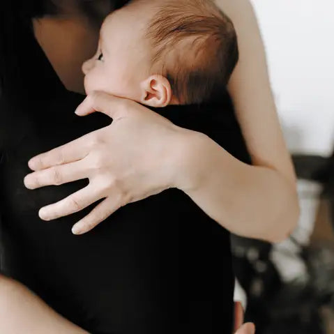 Baby bonding top baby skin to skin